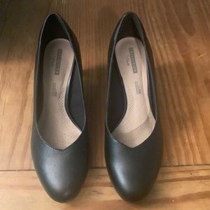 Brand new in box Clark’s black heels